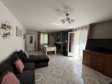 À VENDRE – MAISON FAMILIALE NON MITOYENNE – CHESSY BOURG – 4 CHAMBRES – JARDIN 518 m²