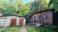 Petite propriété avec une maison et un chalet  à CHALIFERT (77)