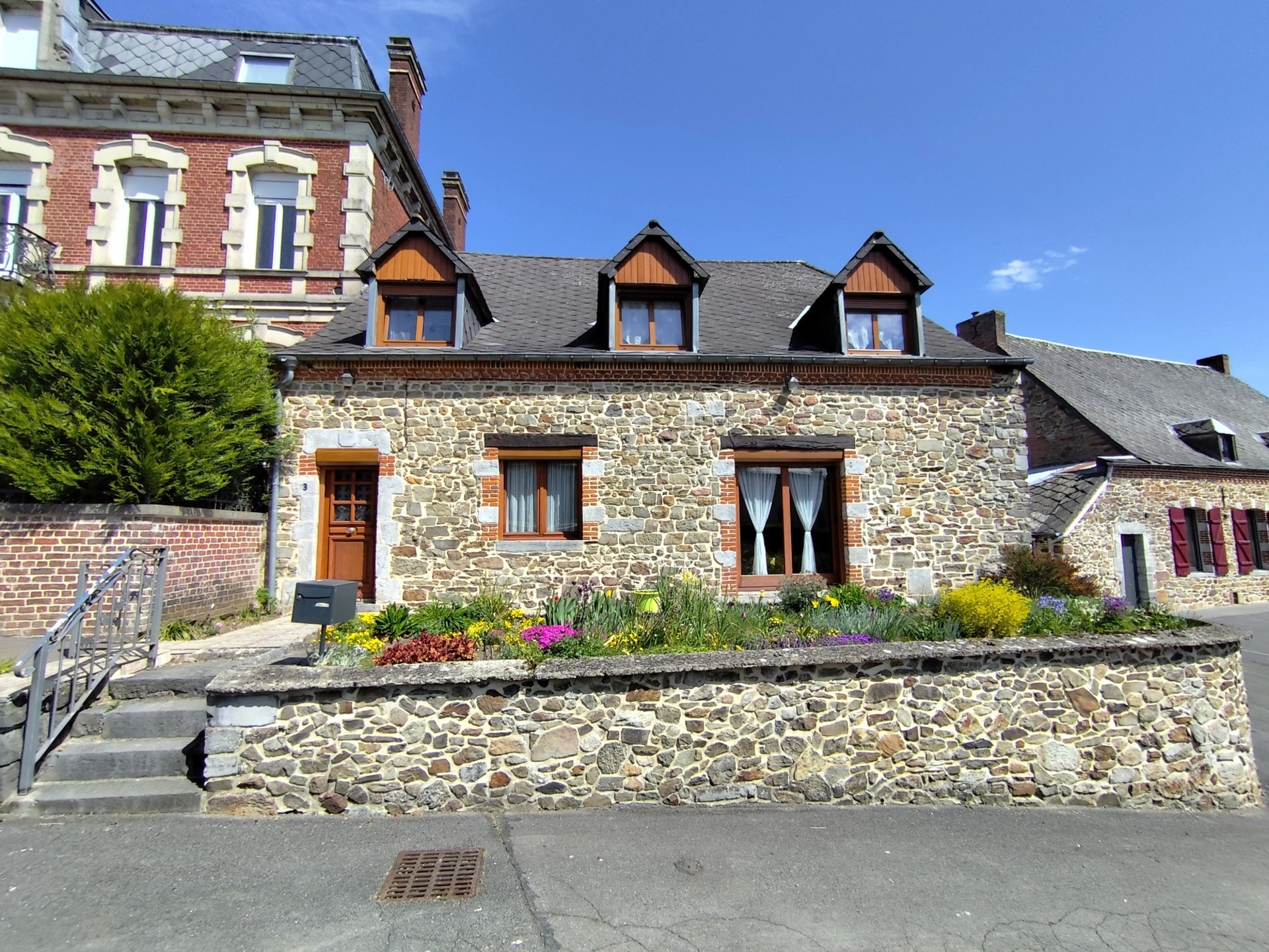 Maison 7 pièces 158 m² · à Mondrepuis · 158 m² · 149 000 €