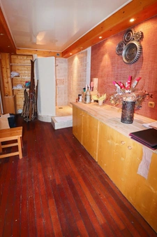 Local commercial 205m² + appartement 140m²