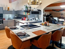 Local commercial 205m² + appartement 140m²