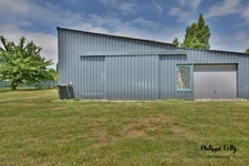 Maison individuelle rénovée  avec grand hangar