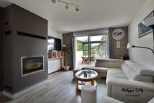 Maison individuelle rénovée  avec grand hangar