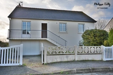 Maison individuelle dans le centre du bourg au calme !