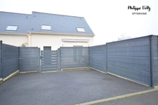 Maison récente en centre bourg