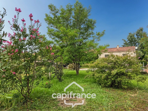 Maison à vendre 4 pièces ROQUEMAURE (30)-107m²-terrain 1540m² avec piscine et grand garage