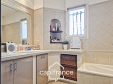 Maison à vendre 5 pièces 123m-ROQUEMAURE (30), piscine, sans vis-à-vis- terrain 900m²
