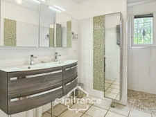 Maison à vendre 4 pièces ROQUEMAURE (30)-107m²-terrain 1540m² avec piscine et grand garage