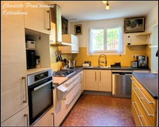 Maison avec vue et jardin arboré - 180m²