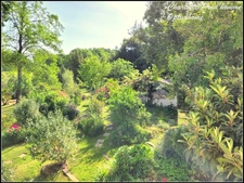 Maison avec vue et jardin arboré - 180m²