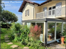 Maison avec vue et jardin arboré - 180m²