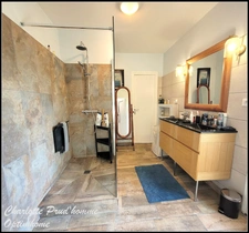 Maison avec vue et jardin arboré - 180m²