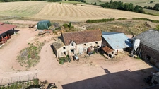 Propriete à vendre 6 pièces CHAROLLES (71)