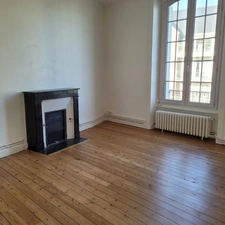 DINAN à deux pas du centre-ville : Appartement à vendre 79 m²  4 pièces,