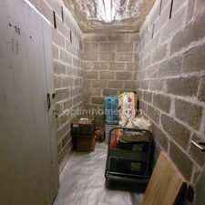 À Dinan, charmant T4 de 87 m² avec 3 chambres, garage, ascenseur, sans vis-à-vis, et sans travaux, accès direct au centre historique et aux commerces