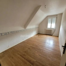 MAISON 6 pièces de  140 m² sur terrain clos de 420 m² en Plein centre ville