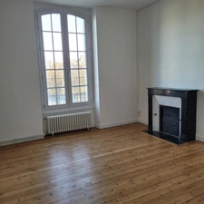 DINAN à deux pas du centre-ville : Appartement à vendre 79 m²  4 pièces,