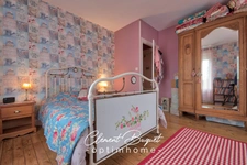 Maison de ville 7 pièces, jardin et dépendance, esprit cottage anglais à LE NOUVION EN THIERACHE (02)
