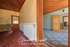 🌳 Propriété de charme rare avec bois, dépendances et 220 m² habitables – À l’abri des voisins à Becquigny 🏡✨