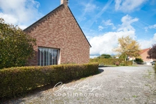 🏡 LE FAVRIL – Le confort d’une maison récente, le charme d’un grand jardin ! ☀️🌳