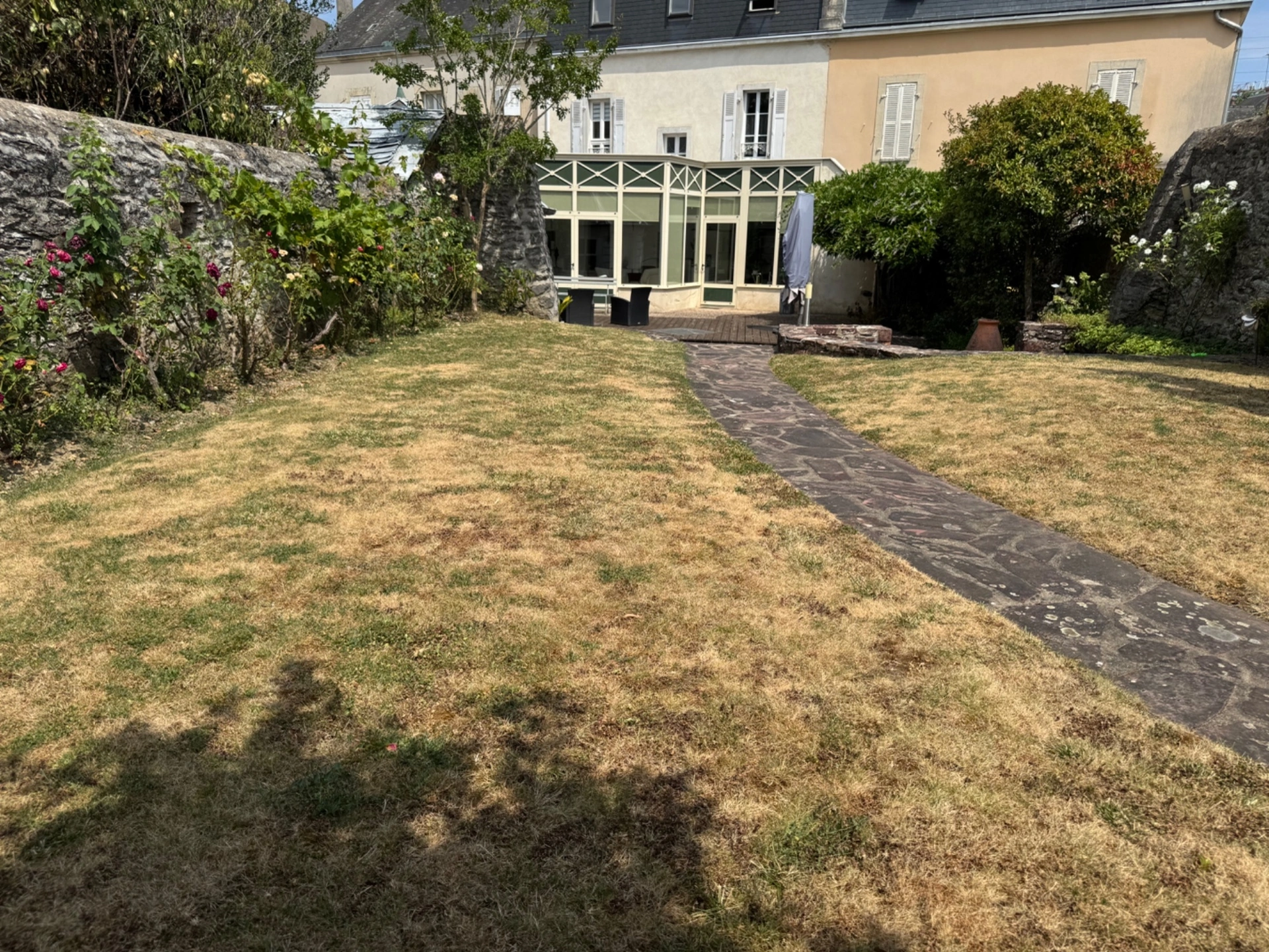 Maison 11 pièces 295 m² · à Laval · 295 m² · 770 000 €