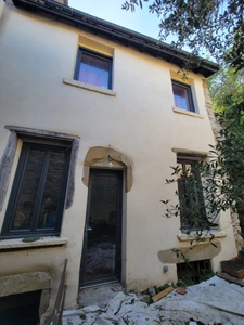 EXCLUSIVITÉ – VIENNE (38200) | MAISON DE VILLE ATYPIQUE DE 160 M² AVEC JARDINS-TERRASSES