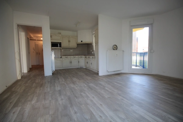 Dpt Moselle (57), à louer BOULAY MOSELLE appartement T2, 1 chambre, 2 balcons    