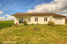 Dpt Moselle (57), à louer MOMERSTROFF maison P5 individuelle , plain pied avec garage et jardin   