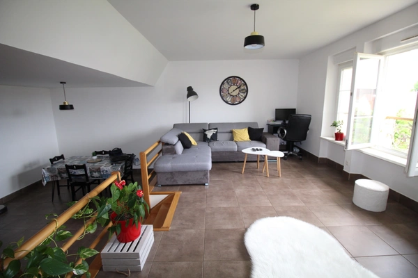 Dpt Moselle (57), à louer ZIMMING appartement T5 avec garage  