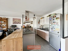 Rennes Sud-Gare / Saint-Thérèse – T4 traversant avec deux loggias, jardin partagé et garage