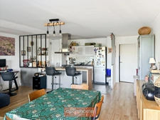 Rennes Sud-Gare / Saint-Thérèse – T4 traversant avec deux loggias, jardin partagé et garage