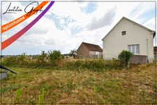 Maison avec dépendances, puits et terrain de 5 780 m² – Cressanges (03)