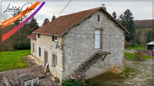 Propriété avec maison 164 m² et grange de 160 m² sur 4 400 m² de terrain – potentiel habitation ou projet
