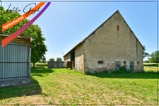 Maison de campagne à vendre à Saint-Léopardin-d’Augy avec dépendances, grange et terrain de 8 200 m²