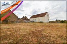 Maison avec dépendances, puits et terrain de 5 780 m² – Cressanges (03)