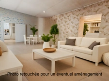 Maison à rénover avec cour, grand garage et terrain constructible