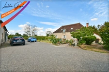 Longère bourbonnaise à Coulandon – 5 chambres, 230 m² de dépendances, proche Moulins