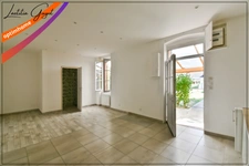 Maison rénovée avec jardin à vendre à Noyant-d’Allier – 2 chambres