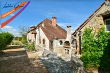 Longère bourbonnaise avec dépendances et 3 900 m² de terrain – Coulandon