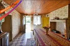 Maison de campagne à vendre à Saint-Léopardin-d’Augy avec dépendances, grange et terrain de 8 200 m²