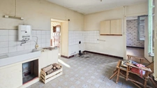 Maison à rénover avec grand terrain – Souvigny (03210)