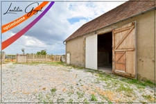 Maison avec dépendances, puits et terrain de 5 780 m² – Cressanges (03)