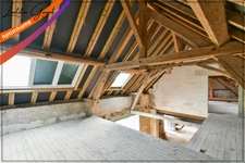Maison à rénover avec atelier, grange et dépendances – Chemilly (03)