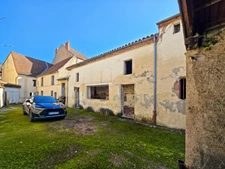Immeuble à réhabiliter – Environ 500 m² – Centre-ville de Lapalisse