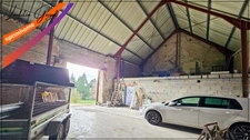 Propriété avec maison 164 m² et grange de 160 m² sur 4 400 m² de terrain – potentiel habitation ou projet