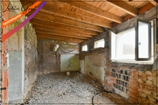 Maison à rénover avec atelier, grange et dépendances – Chemilly (03)