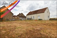 Maison avec dépendances, puits et terrain de 5 780 m² – Cressanges (03)