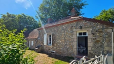 Maison bourbonnaise à rénover à Saint-Hilaire (03) – Grand terrain de 1,5 hectare