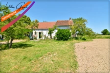 Maison de campagne à vendre à Saint-Léopardin-d’Augy avec dépendances, grange et terrain de 8 200 m²