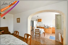 Maison familiale avec vie de plain-pied et grand terrain à vendre à Souvigny